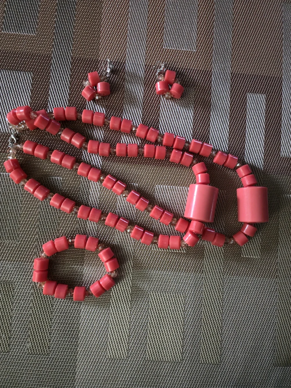 New Beautiful Bold Coral Bead Necklace Set with Matching Earrings & Bracelet $80
